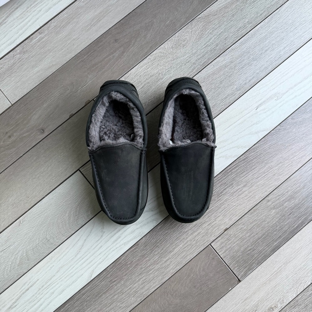 UGG Men's Black Loafers with Gray Lining